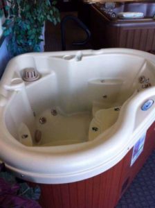 D'Amour Hot Tub