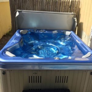 Saratoga Putman Hot Tub